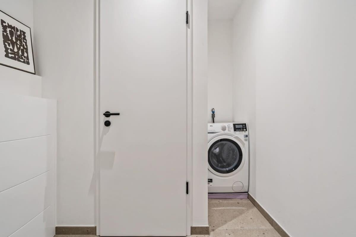 Luxurious 2Br Apt With Balcony In Luxembourg Lejlighed Eksteriør billede
